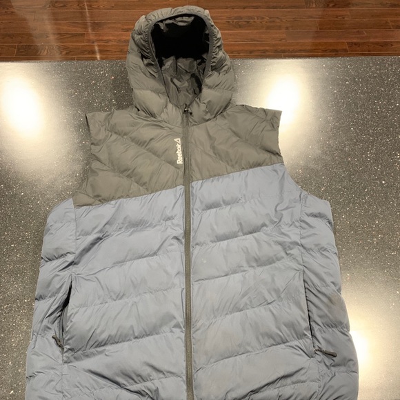 Reebok Outer Vest - Picture 1 of 4